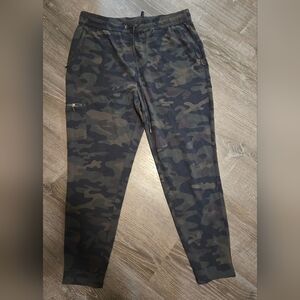 Chico's Men's Camouflage Cargo Pants